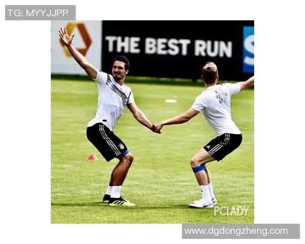 足球明星与撒盐哥的奇妙碰撞:一场足球与幽默的精彩对话 足球明星与撒盐哥的奇妙碰撞:一场足球与幽默的精彩对话